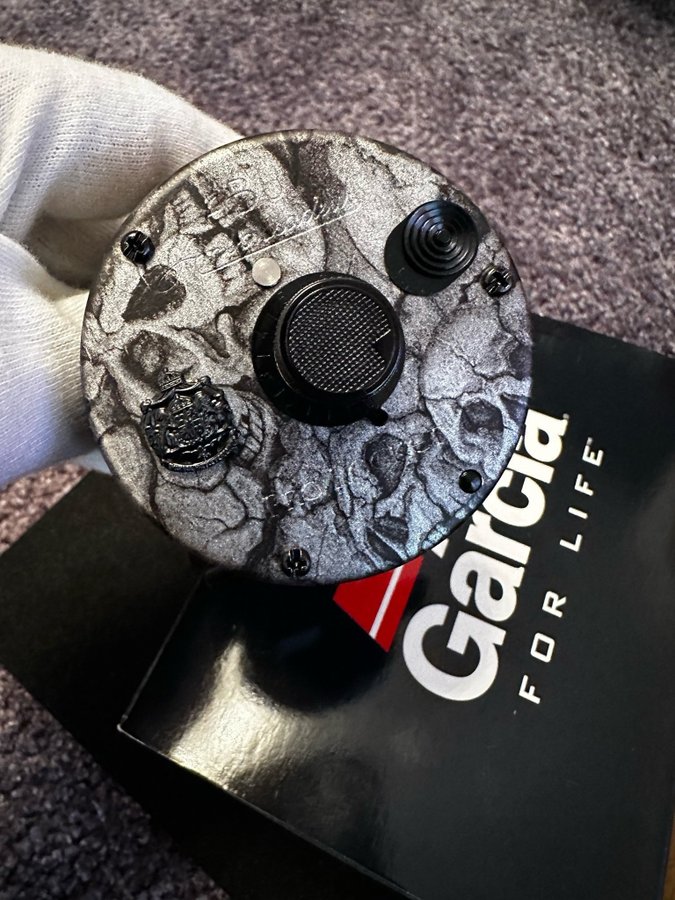 Abu Garcia Ambassadeur SKULLS Totenköpfe