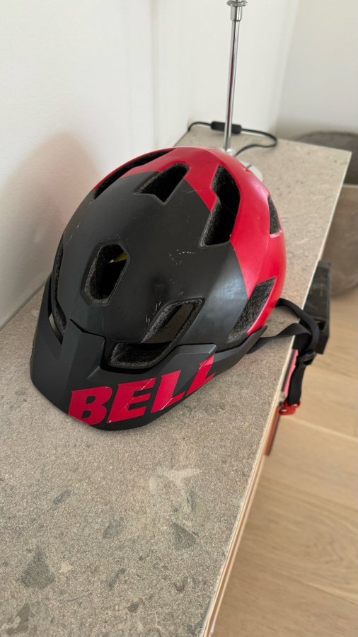 Bell Stoker cykelhjälm st. L (58-60 cm) Bra skick!