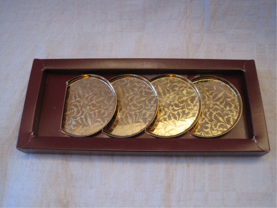 SCANDIA GULD COASTERS 4 st glasunderlägg guldpläterade 24 karat ** Retro