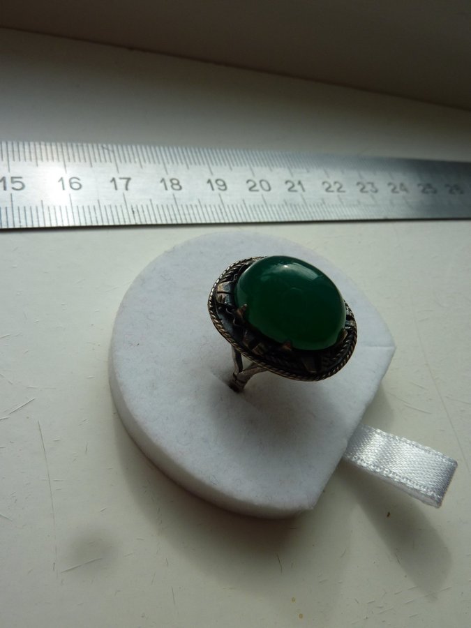 Äkta vintage silver ring med grön sten kalcedon st 16 stämpel utländsk