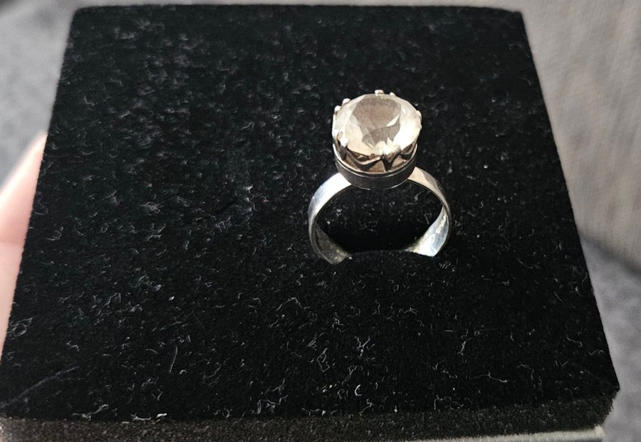 Bergkristall ring i silver äkta vintage med flera stämplar