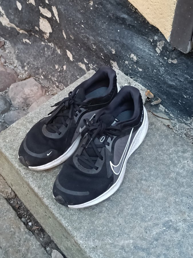 Nike Löparskor dam Svart Storlek 39