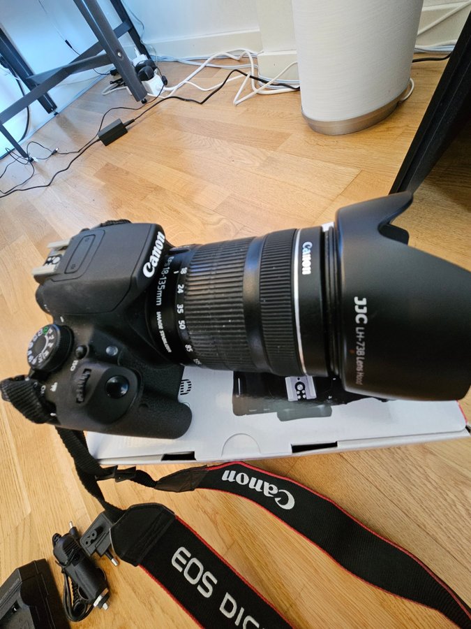 Canon EOS 700D med 18-135mm f/35-56 IS STM Kit