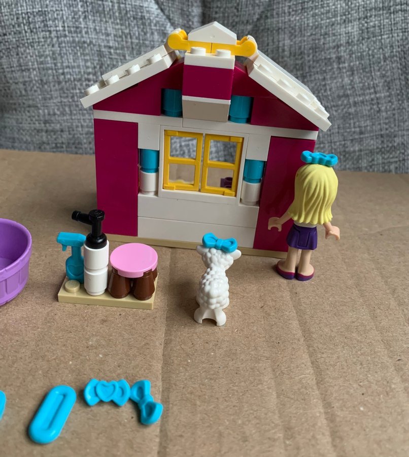 LEGO Friends minifigur lamm djur bada sköta litet hus