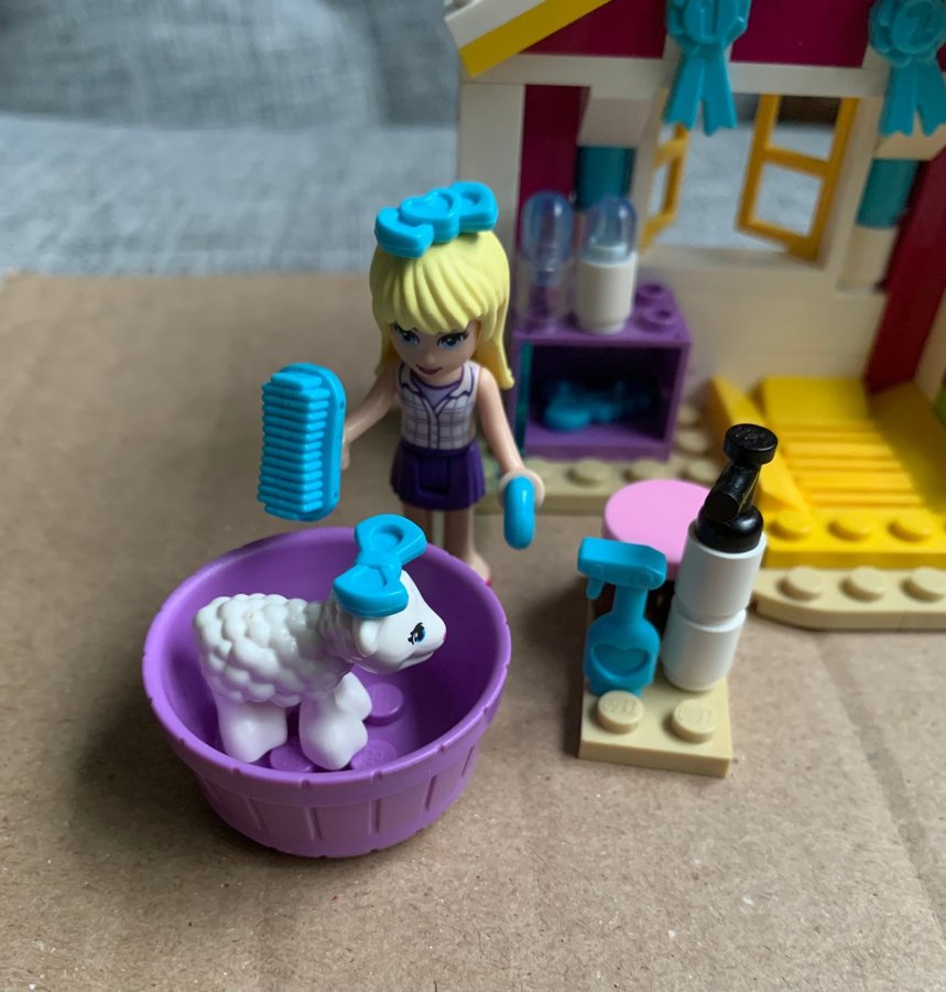 LEGO Friends minifigur lamm djur bada sköta litet hus