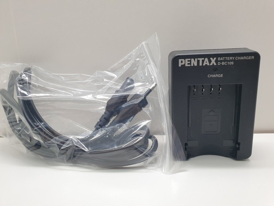 Pentax D-BC109 Batteriladdare