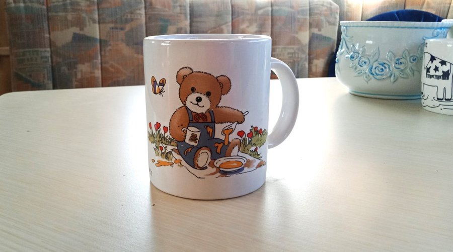 Retro mugg med Nalle signerad VX / kopp