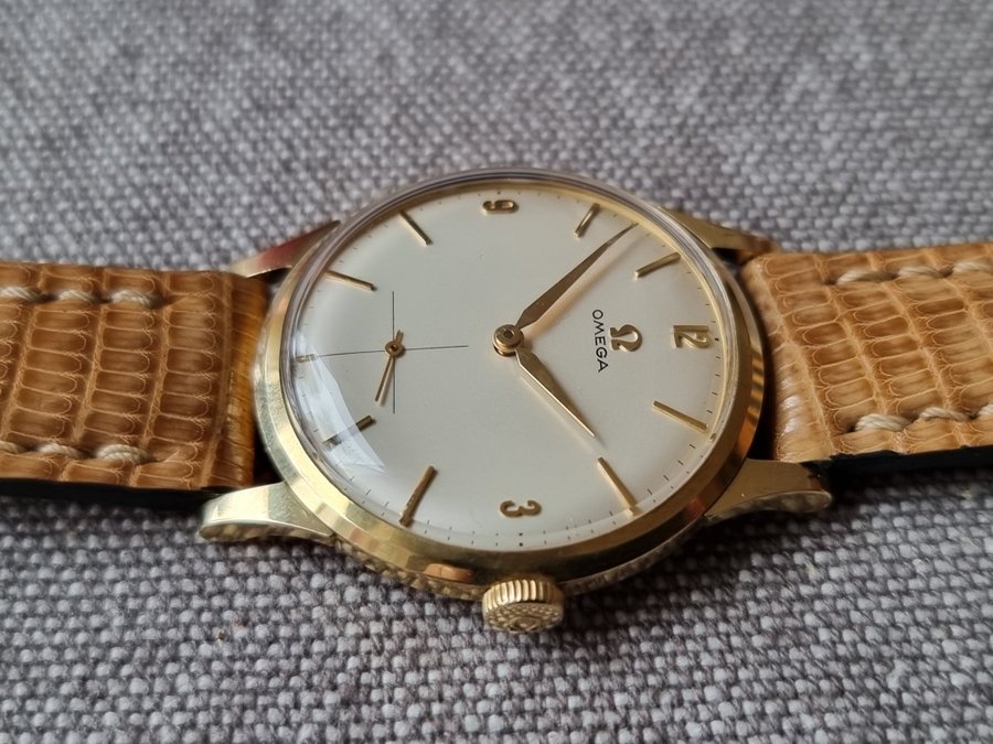 Omega "Tresor" manuellt ur i guld 14K, sub seconds, 35mm, ca. 1959