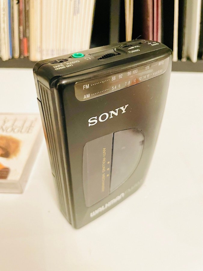 servad SONY WALKMAN retro vintage + Kylie Minogue