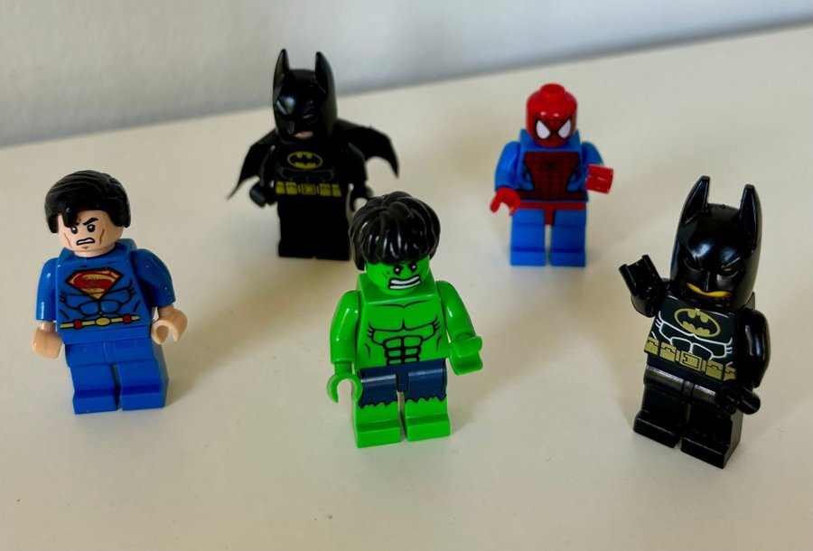 Lego Minifigurer - Superman Batman Hulk och Spiderman