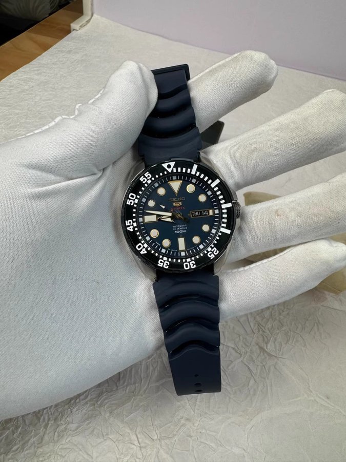 Seiko SRP605J2 Automatic Diver's Watch Blue Rubber Strap