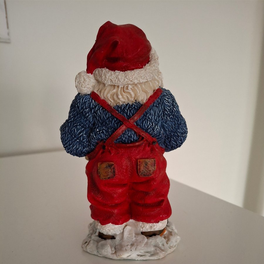 Tomte från Hedlund med käpp och klocka. Jul, julpynt, tomtar, juldekorationer.