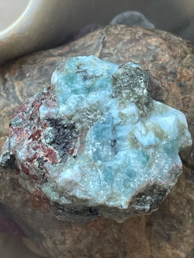 KÄNSLA av HAVET! 136 ct RÅ BIT SÄLLSYNT! AUTENTISK LARIMAR