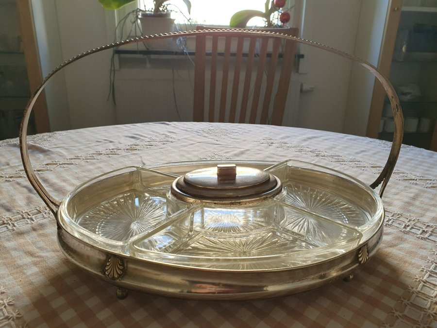 Antikt/vintage serverings/aperitif fat troligen försilvrat från Frankrike