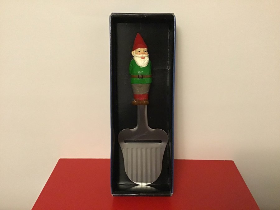 Osthyvel med tomte från Sagaform