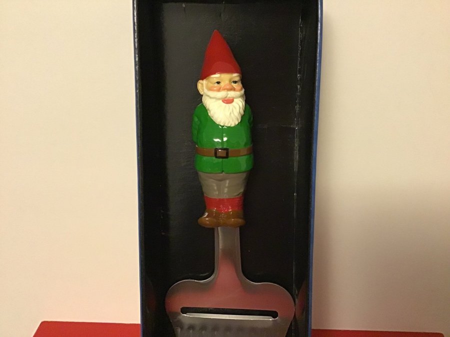 Osthyvel med tomte från Sagaform