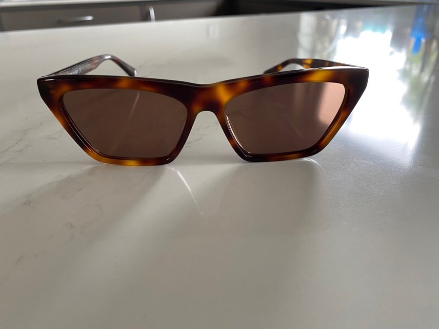 MCQ Alexander McQueen Havana Cateye solglasögon dam