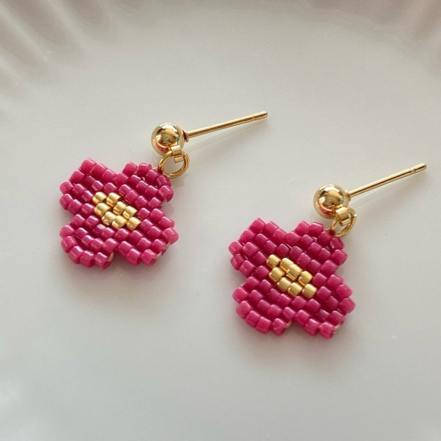 Floral Dainty earring studs - Raspberry/Gold