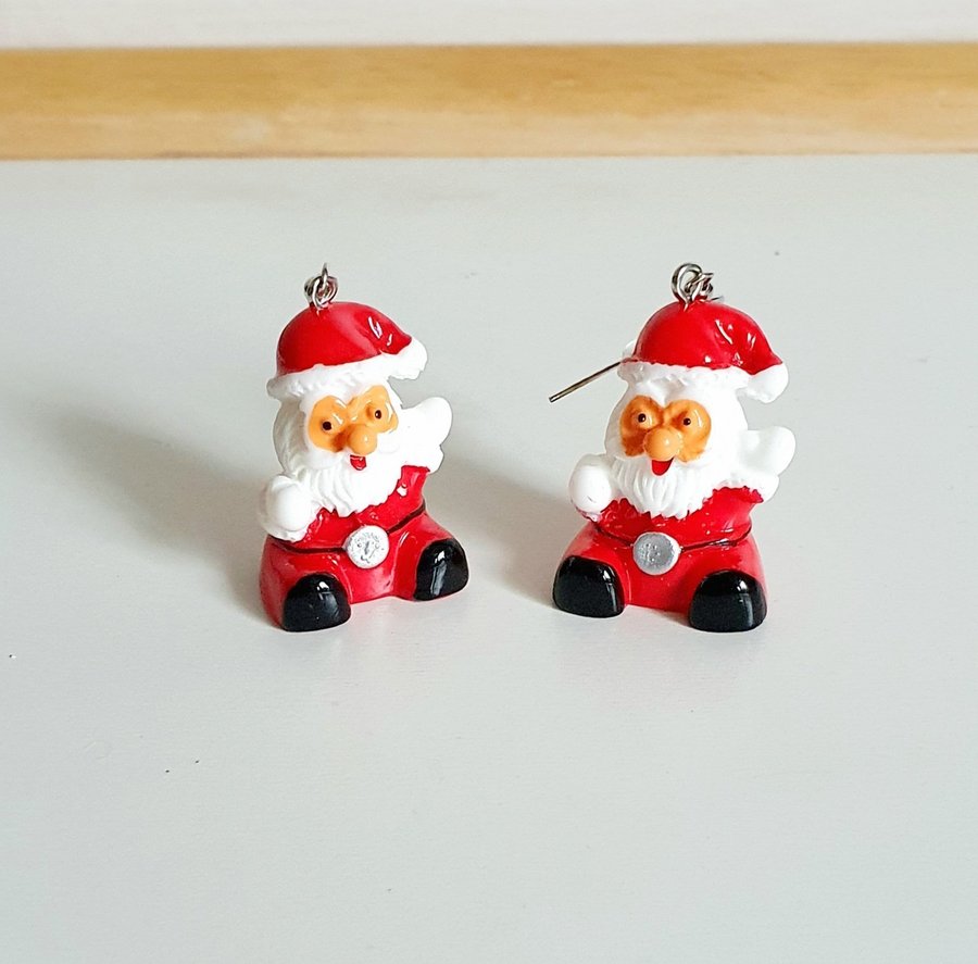 Oanvända julörhängen med tomtar; julklappstips, adventskalender; jul miniatyr