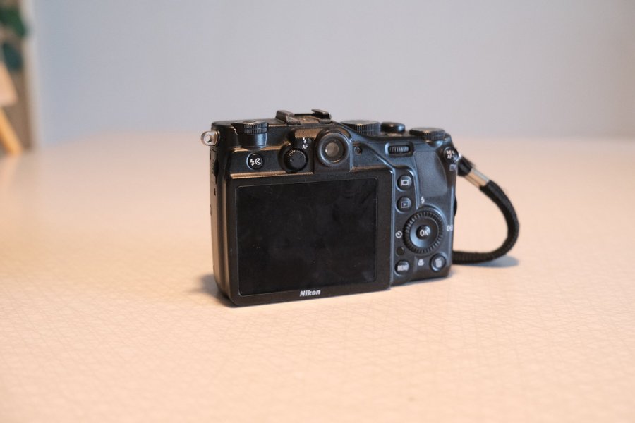 Nikon Coolpix P7000