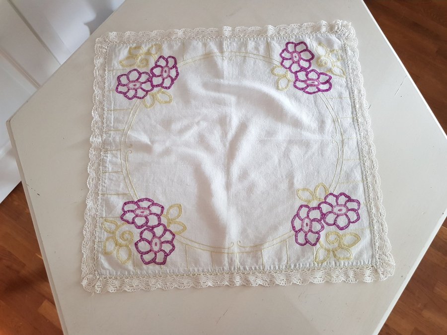 Retro vintage broderad duk jugend