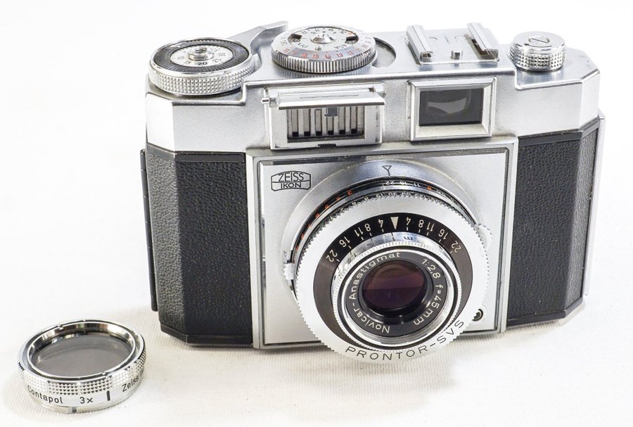 Zeiss Ikon Contina II (527/24). 1956-1958. 35mm camera med polarisationsfilter.