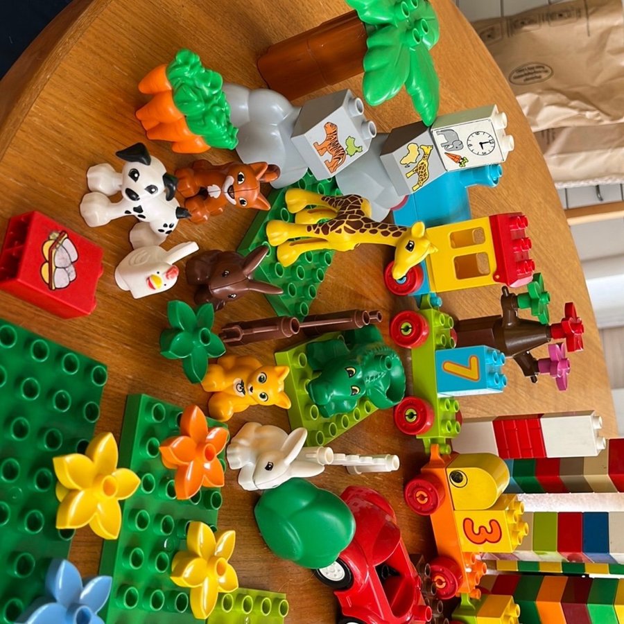 Lego Duplo - Stor samling med djur figurer och byggstenar