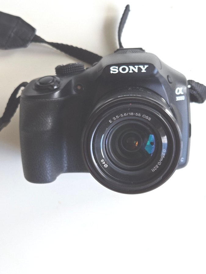 Sony alpha 3000 med objektiv