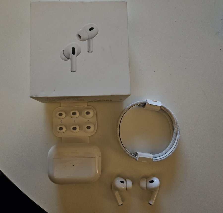 Apple AirPods Pro (2:a generationen) Fint skick!