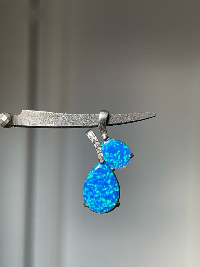 Hänge i sterling silver med opal