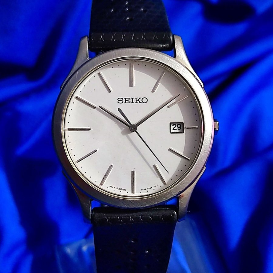 Seiko quartz vintage sapphire crystal 39 mm 1992