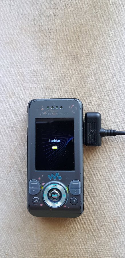 Sony Ericsson W595