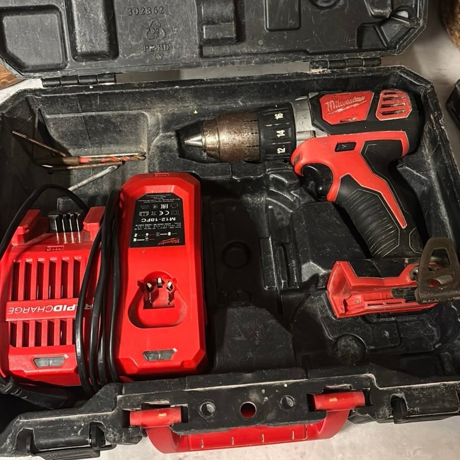 Milwaukee M18 BDD-402C Slagskruvdragare