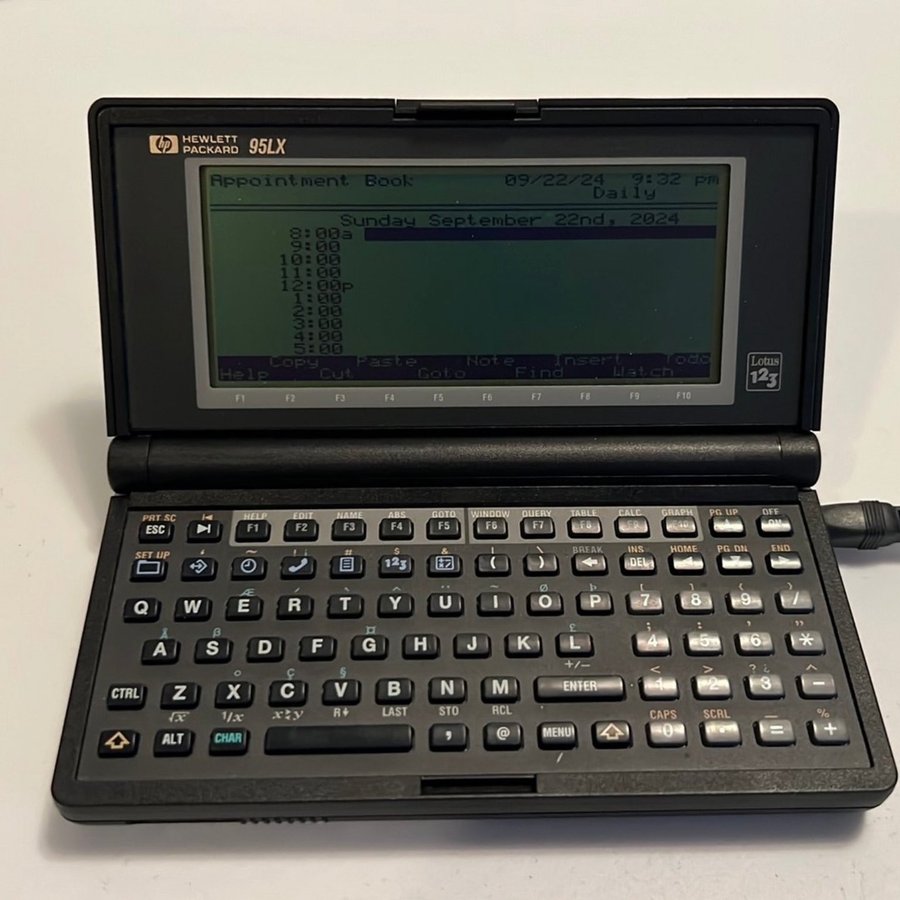 Retro HP 95LX pocket computer