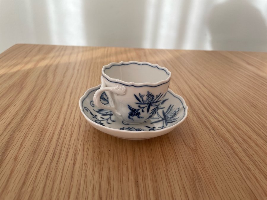 Meissen Zwiebelmuster Blue Onion kopp  fat, ovanligt porslin