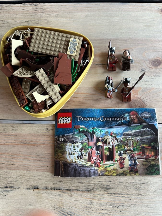 LEGO Pirates of the Caribbean 4182 Isla de Muerta