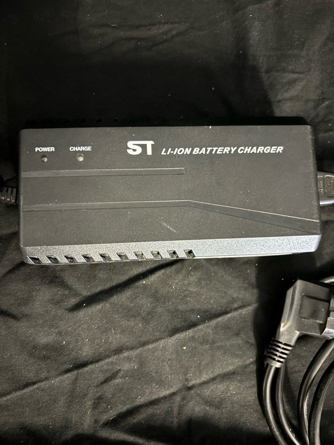 ST LI-ION Battery Charger laddare elcykel evobike classic