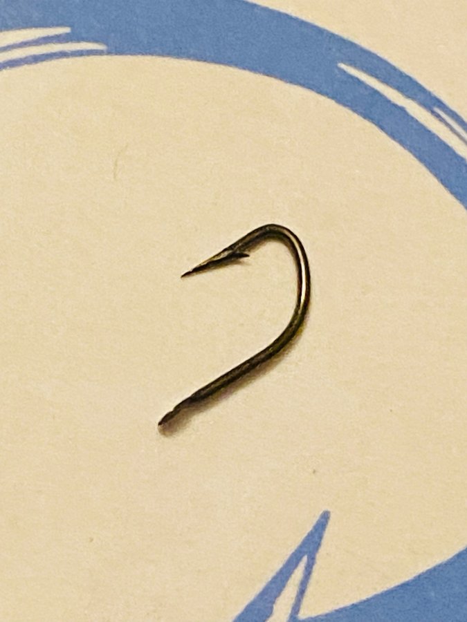 MUSTAD nr13. Qual 168 H . 100st krokar i sin original ask!