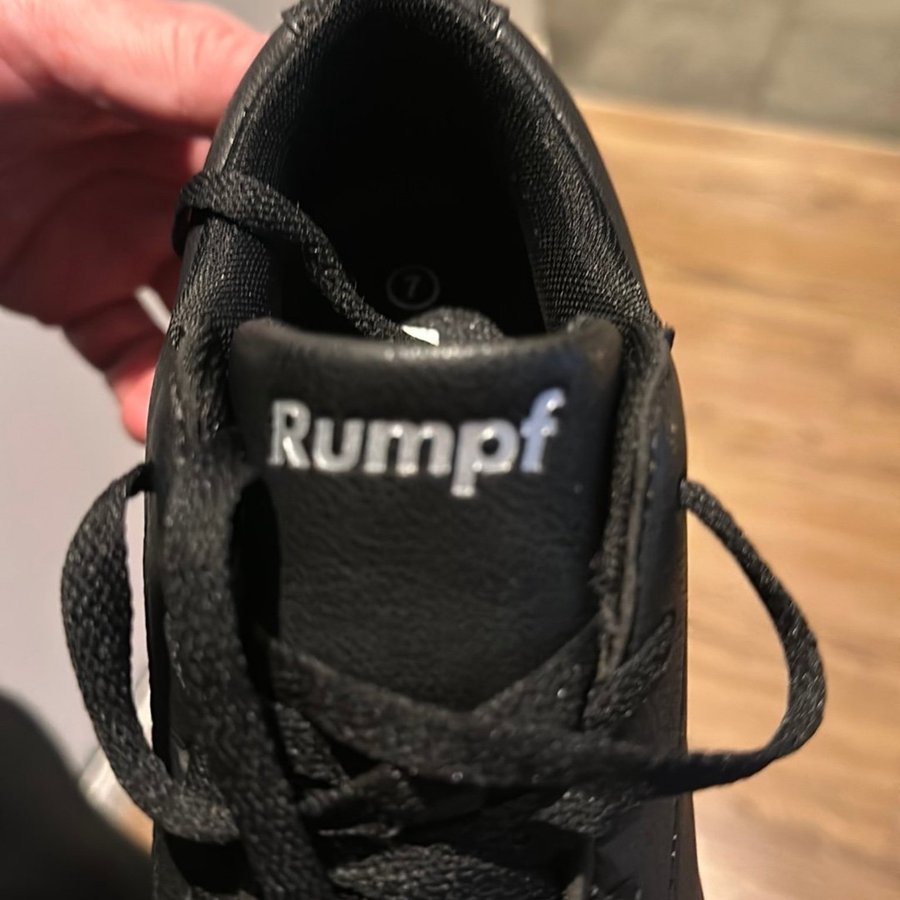 Rumpf LA Sneaker Svart Bred Läst PU-sula Storlek 40