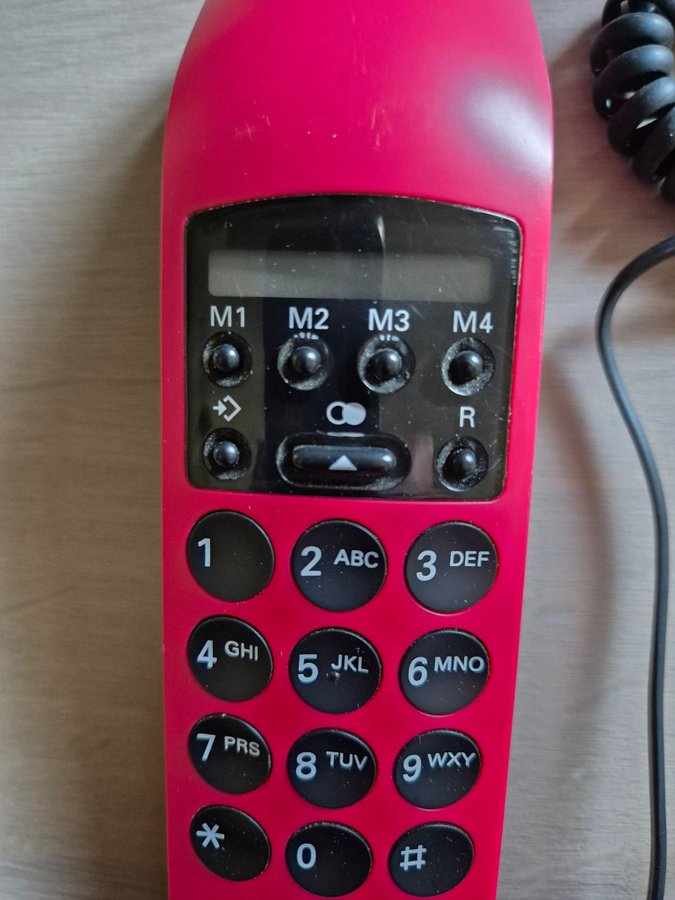 Tellias Sensa 10 Röd Telefon