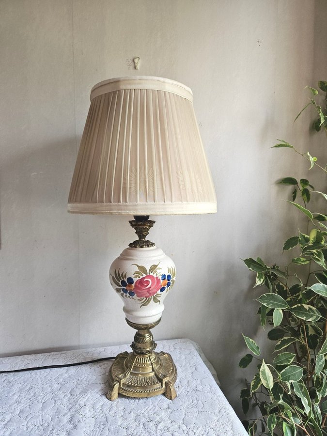 VINTAGE PAMPIG ITALIENSK BORDSLAMPA AV KERAMIK OCH MÄSSING