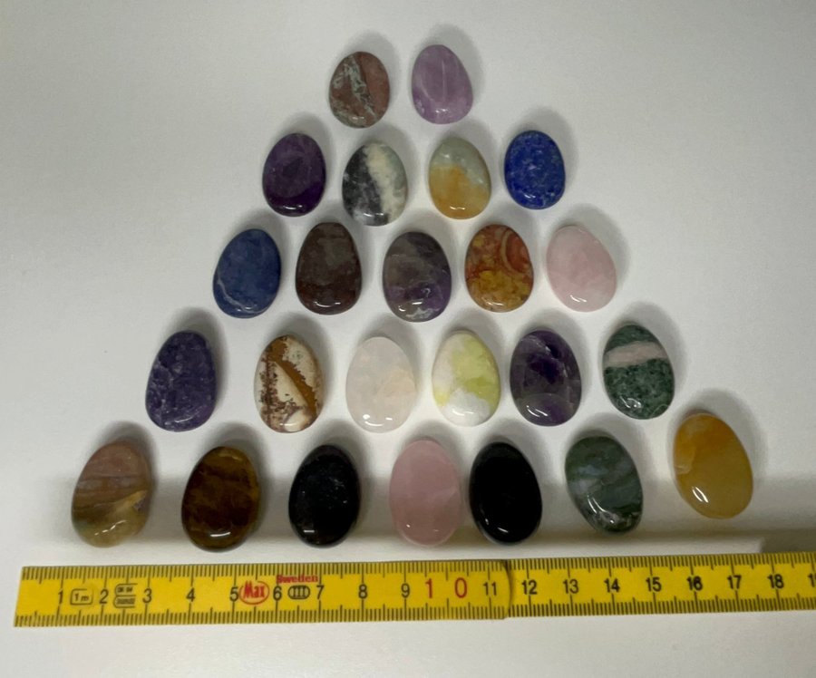 24-Pack Cabochoner ,ca 220gram perfekt för smycken. Healing/Reiki/diy