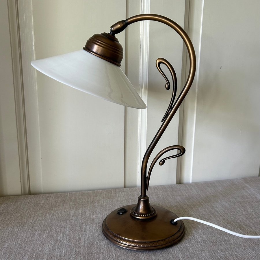 Bordslampa Skomakarlampa Antikmässing Opalinglas Jugendstil Lampa Retro Vintage