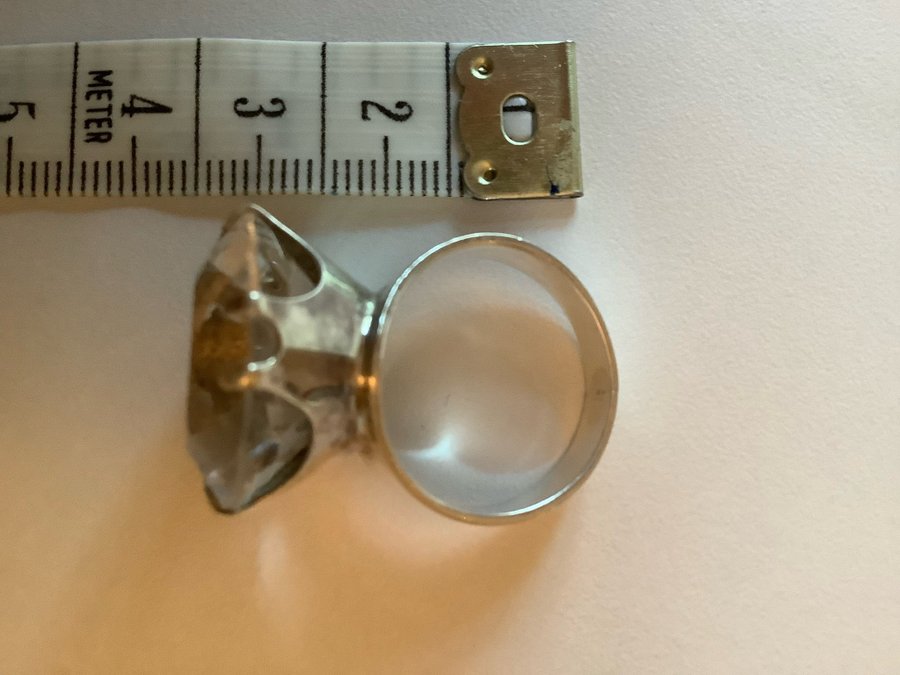 Vintage ring i silver med stor bergkristall stl 175-18 Nyskick !