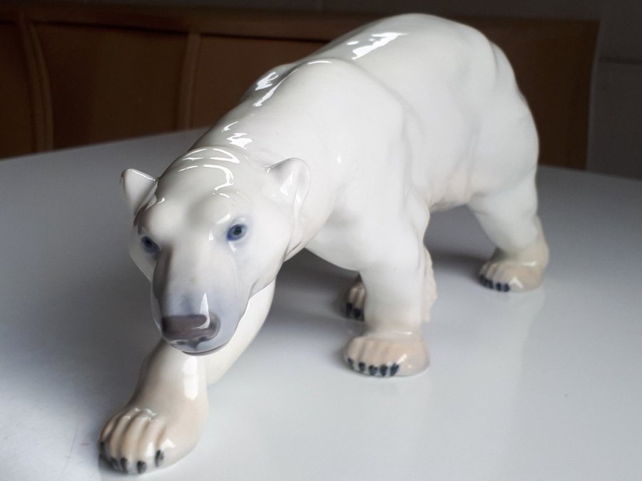 Bing  Grøndahl Perfect Big NIELS NIELSEN Polar Bear Porslinsfigur Isbjörn #1785