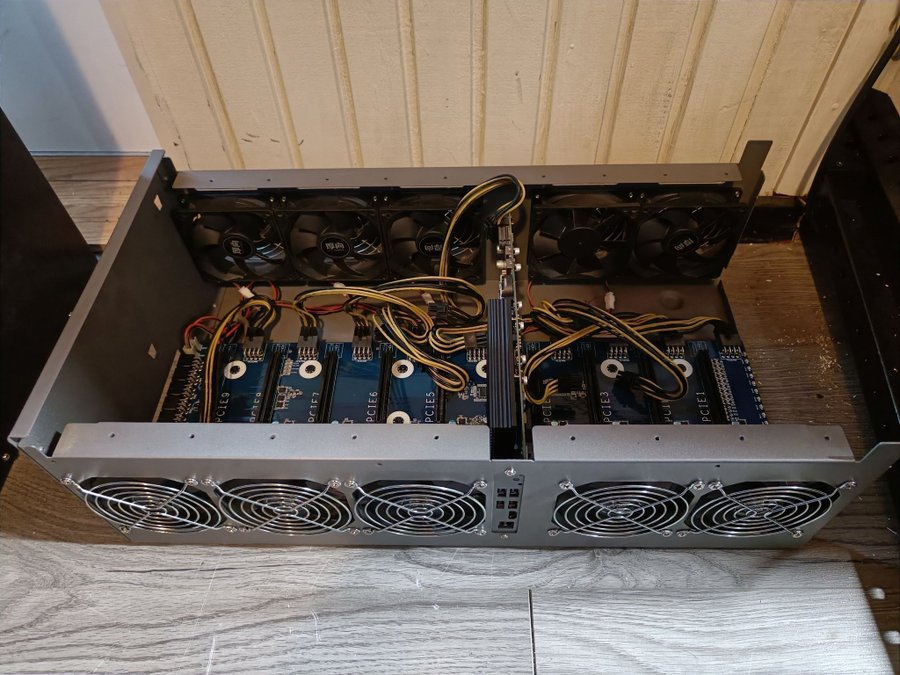 Panda mining rig plats för 9 grafikkort (2)