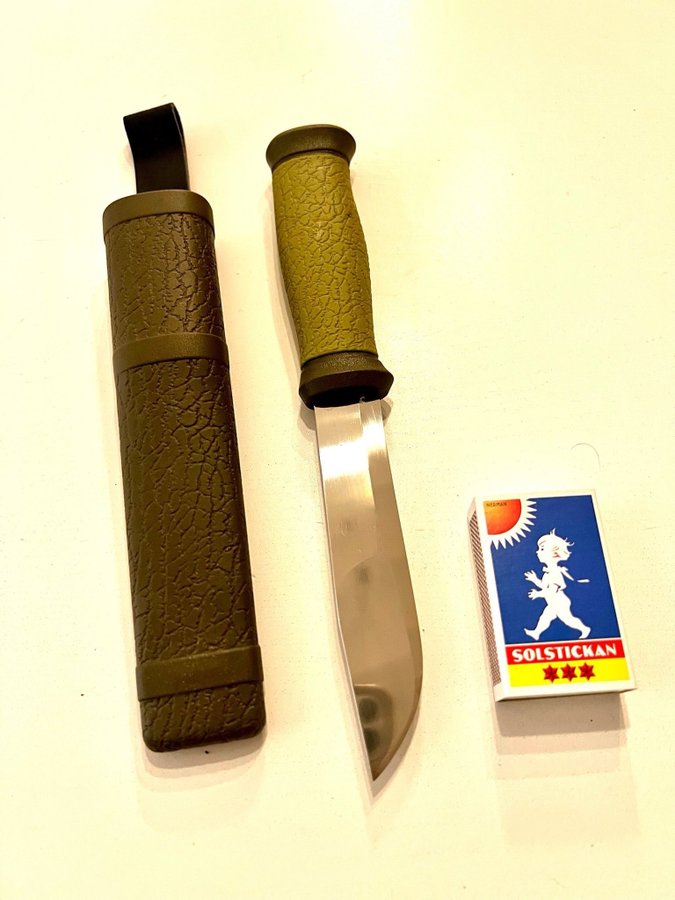 Kniv Mora 2000 för fiske, friluftsliv mm från KJ Mora (numera Morakniv.se)