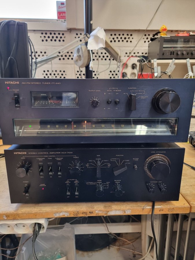 Hitachi AM-FM Stereo Tuner FT-440  Stereo Control Amplifier CA-7300