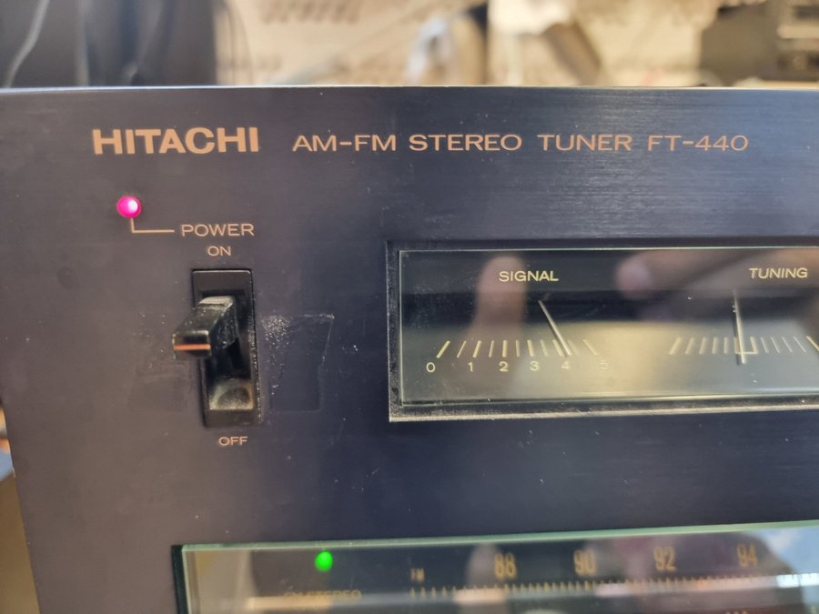 Hitachi AM-FM Stereo Tuner FT-440  Stereo Control Amplifier CA-7300