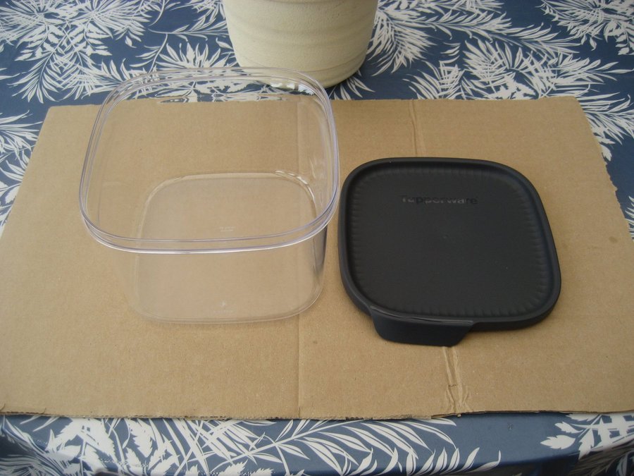 Tupperware - Ultra Clear (Kvadratisk) 1,7L **Ny**